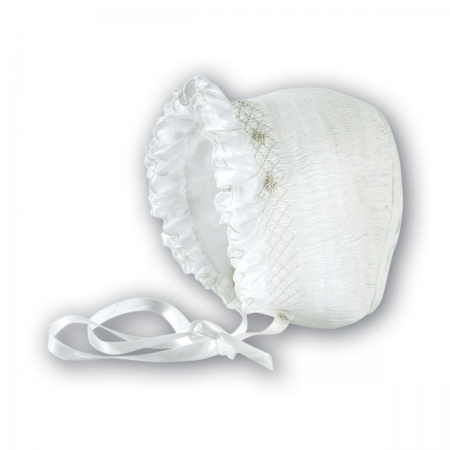 Baby girl bonnet in white