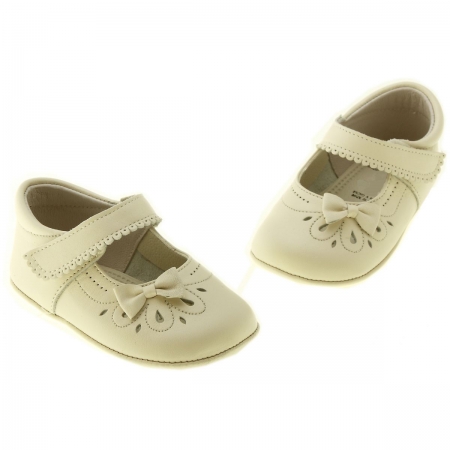 Hand Made Baby Girls Ivory Pram Shoes With Bow And Flowers