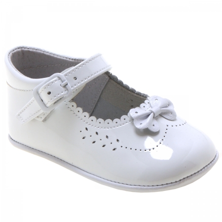 Beautiful Bow Decorated White Leather Patent Pram Shoes for Baby Girls