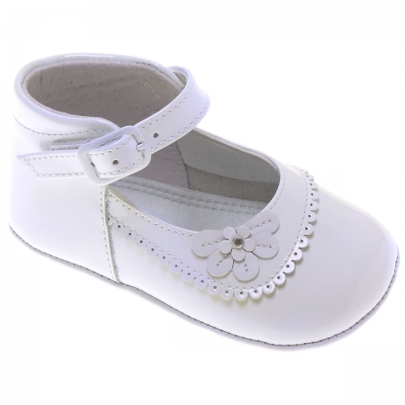 Baby Girls White Patent Shoes Flower Scallop Decoration
